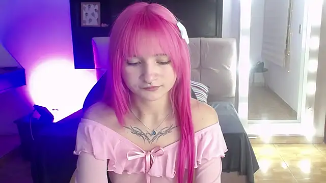  Charlotte Collins  online show from July 18, 2026, 4:04 pm