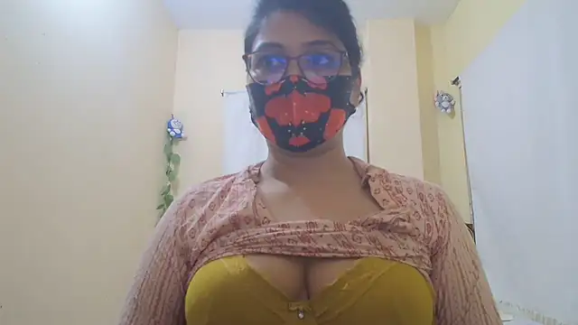 Snapshot of Elena_cruz5 chatting on August 5, 2026, 4:34 pm Elena cruz5 online show from August 5, 2026, 4:34 pm