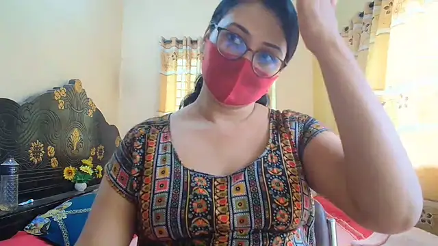 Elena cruz5 online show from June 18, 2026, 3:49 am