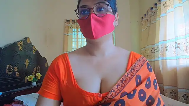 Snapshot of Elena_cruz5 chatting on July 15, 2026, 5:03 am Elena cruz5 online show from July 15, 2026, 5:03 am