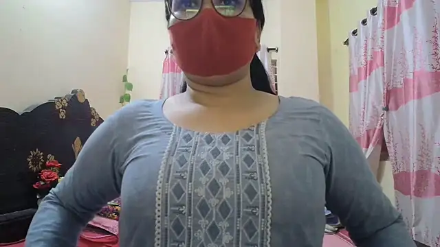 Elena cruz5 online show from February 26, 2026, 6:08 pm