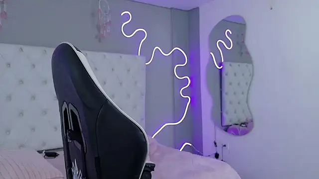 Emma visconti online show from October 2, 2025, 12:30 pm