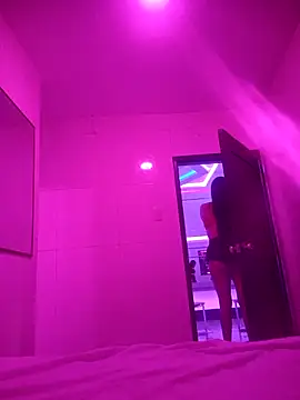 Snapshot of SaraBust chatting on November 21, 2025, 9:03 pm SaraBust online show from November 21, 2025, 9:03 pm