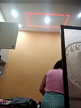 Snapshot of SaraBust chatting on September 23, 2025, 4:25 pm SaraBust online show from September 23, 2025, 4:25 pm