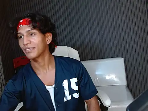 bull cam online show from October 15, 2025, 6:49 pm