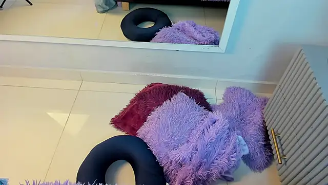 Mia Valentine  online show from April 14, 2026, 8:03 pm