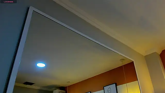 Mia Valentine  online show from December 21, 2025, 7:48 pm