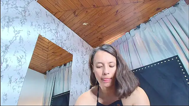 Snapshot of maraa_X chatting on July 13, 2026, 5:34 pm maraa X online show from July 13, 2026, 5:34 pm
