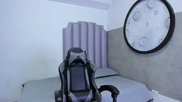 honny 23 online show from September 24, 2025, 8:37 pm