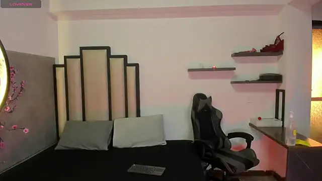 Miaa Rosse online show from February 5, 2026, 12:23 pm