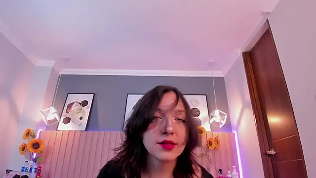 Nina Ford online show from July 16, 2026, 3:03 am