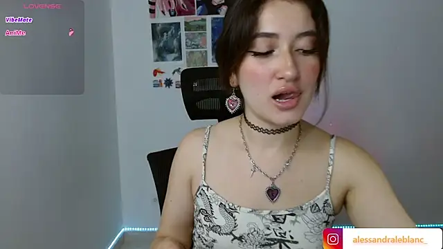 AlessandraLB online show from September 18, 2025, 10:40 am