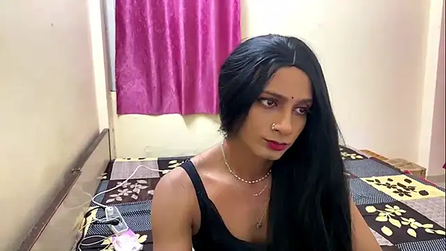 LuvLayla online show from September 14, 2025, 5:35 pm