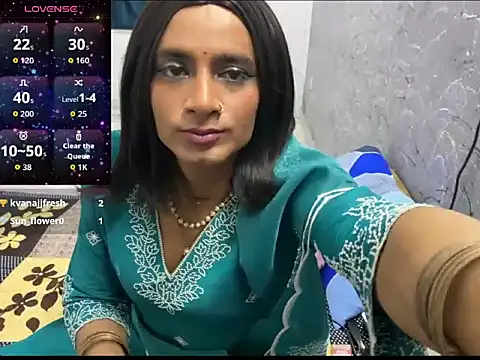Snapshot of LuvLayla chatting on June 20, 2026, 11:43 pm LuvLayla online show from June 20, 2026, 11:43 pm