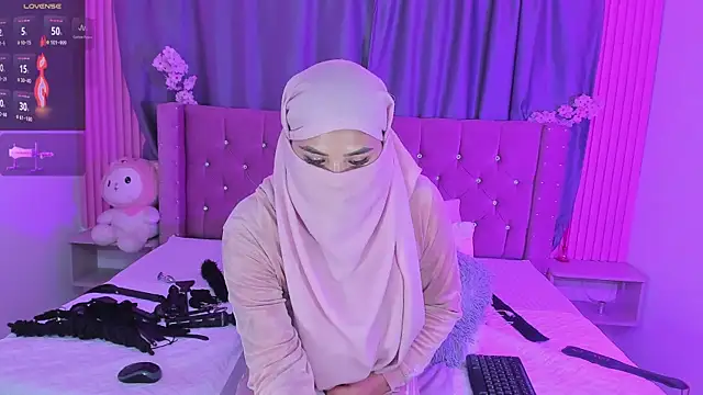 Nayla-Mouna online show from April 23, 2026, 8:10 am