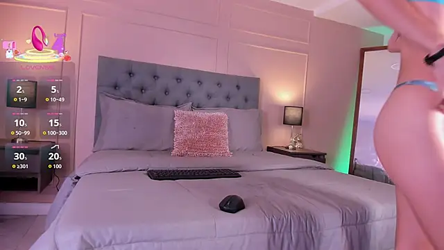 ALICESANDOVAL online show from October 6, 2025, 11:11 am