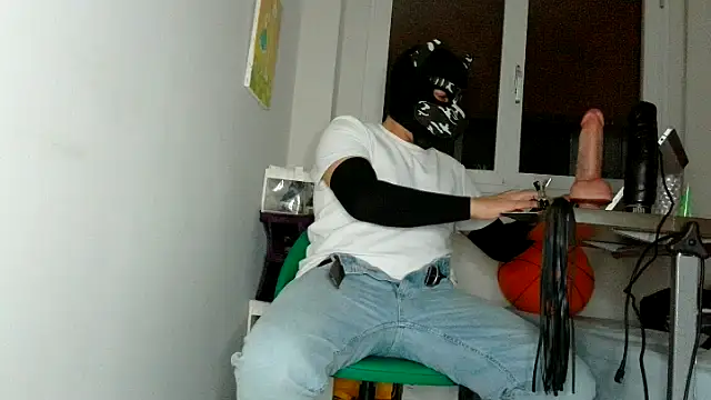 Maskpor2022 online show from March 8, 2026, 7:50 pm