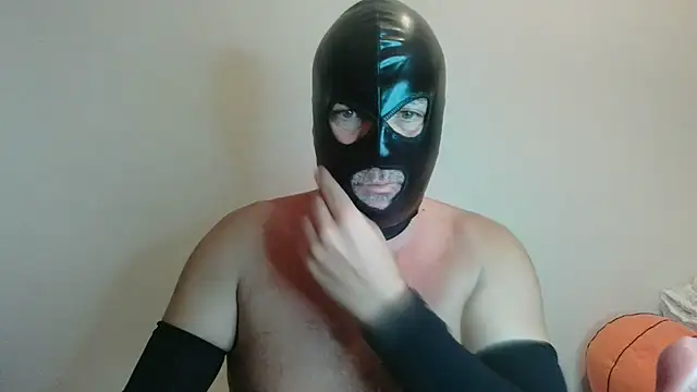 Maskpor2022 online show from August 5, 2026, 10:15 pm