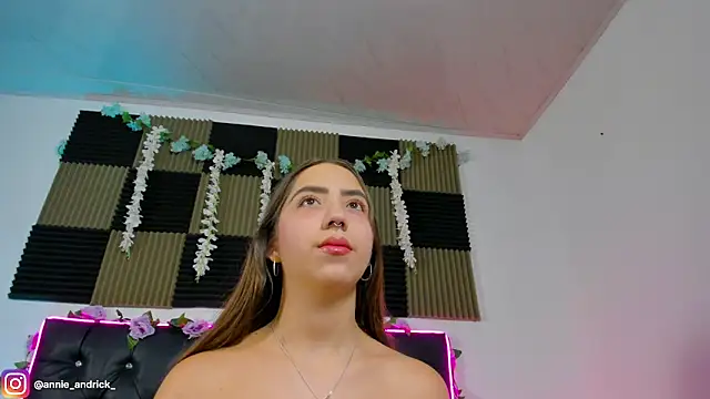  leda swan  online show from June 28, 2026, 11:05 am