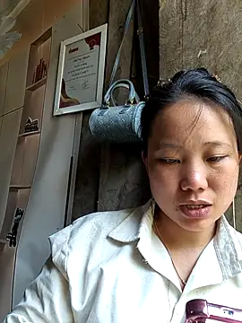 liu-liusexy online show from April 22, 2026, 6:20 am