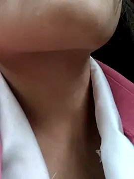 omiu-baby online show from January 11, 2026, 2:40 am