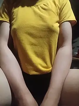 Snapshot of Phinminlisa chatting on May 19, 2026, 7:10 pm Phinminlisa online show from May 19, 2026, 7:10 pm