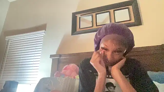 Snapshot of Brooke012 chatting on October 25, 2025, 2:33 am Brooke012 online show from October 25, 2025, 2:33 am