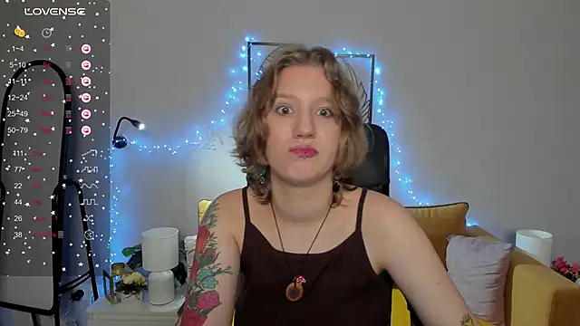 Hailey Foxy online show from September 25, 2025, 8:53 am