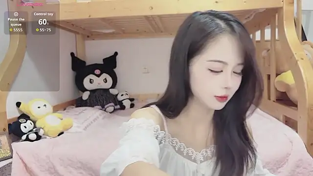 Sue101010 online show from October 2, 2025, 11:46 am