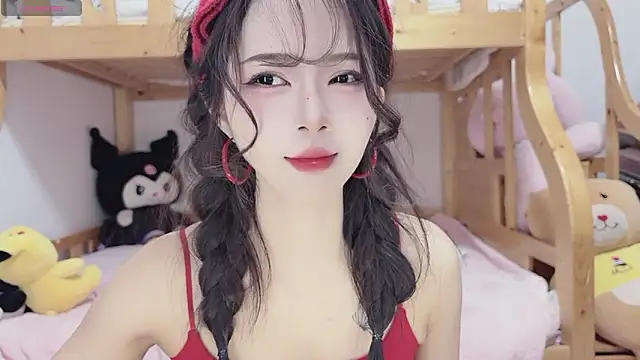 Sue101010 online show from October 16, 2025, 11:07 am