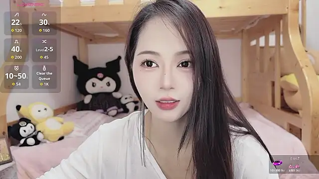 Sue101010 online show from September 30, 2025, 10:32 am