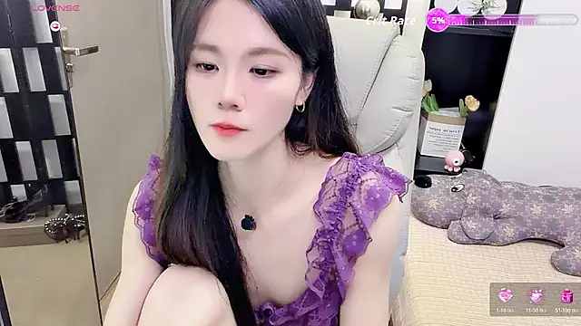 Snapshot of Yueyue-MM chatting on July 17, 2026, 1:52 pm Yueyue-MM online show from July 17, 2026, 1:52 pm