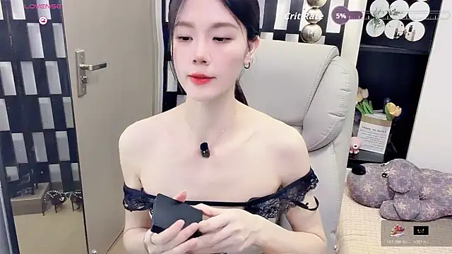 Yueyue-MM online show from June 9, 2026, 2:51 pm