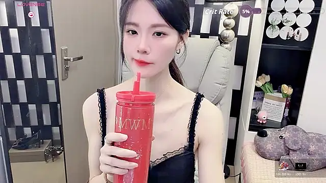 Yueyue-MM online show from June 4, 2026, 2:38 am