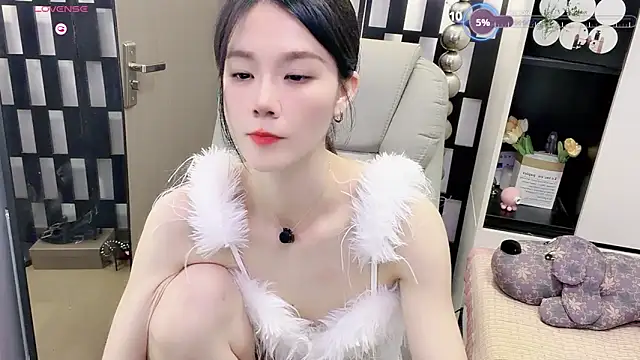 Snapshot of Yueyue-MM chatting on June 20, 2026, 2:22 pm Yueyue-MM online show from June 20, 2026, 2:22 pm