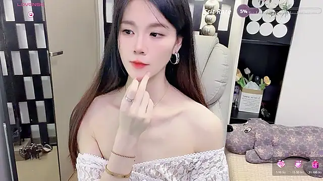 Snapshot of Yueyue-MM chatting on July 22, 2026, 2:19 pm Yueyue-MM online show from July 22, 2026, 2:19 pm