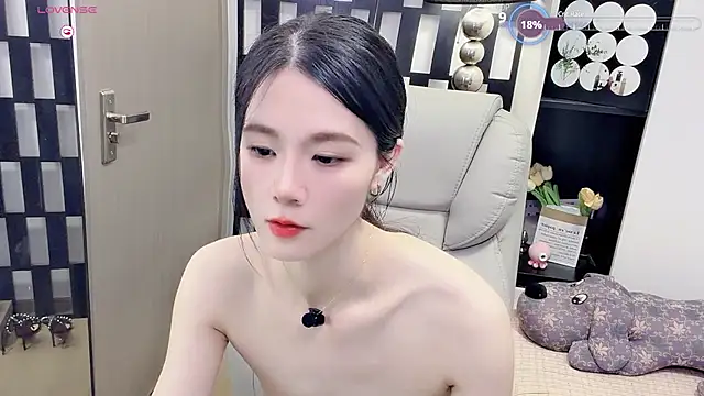 Yueyue-MM online show from June 11, 2026, 2:58 pm