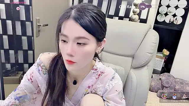 Yueyue-MM online show from June 7, 2026, 1:05 pm