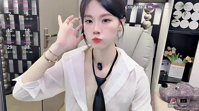Yueyue-MM online show from April 30, 2026, 12:56 pm