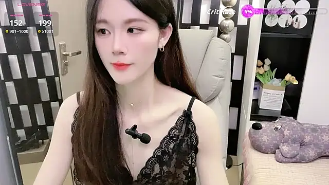 Yueyue-MM online show from April 12, 2026, 12:30 pm