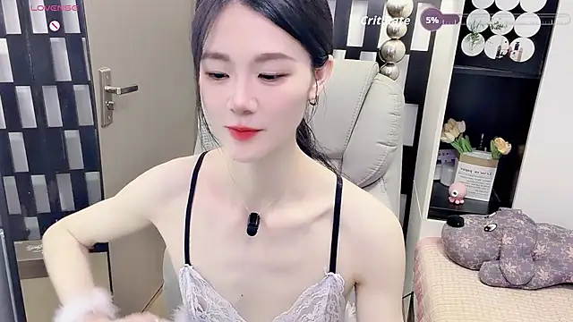 Yueyue-MM online show from June 13, 2026, 3:15 am