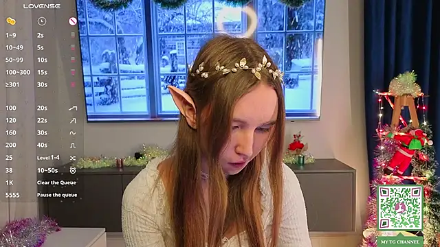 ElfredaTupy online show from December 2, 2025, 7:48 pm