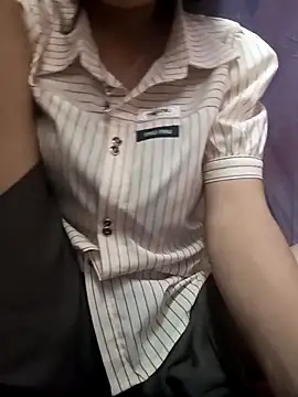 simi-lucy online show from October 26, 2025, 1:22 pm