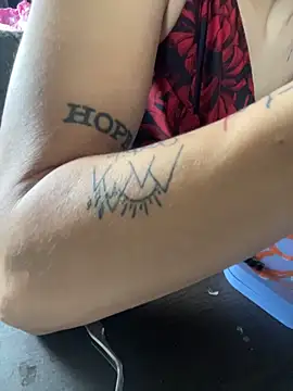 d3luluxx online show from November 14, 2025, 7:17 pm