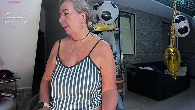 Snapshot of _SARAI_DUPONT chatting on June 25, 2026, 11:04 am SARAI DUPONT online show from June 25, 2026, 11:04 am