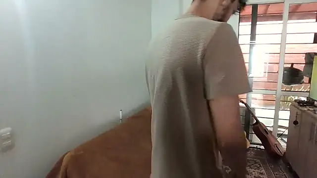 Alejandro92 cali online show from July 17, 2026, 5:43 pm