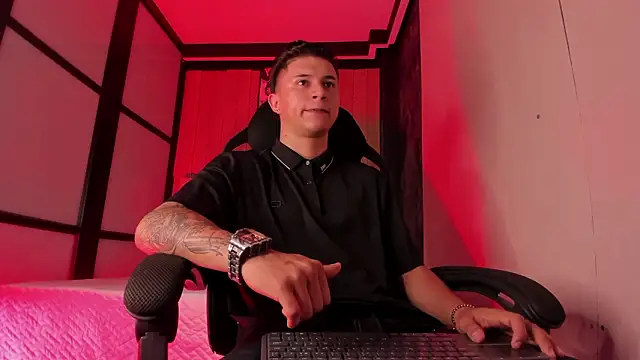 Snapshot of liaamsmiith_ chatting on March 10, 2026, 12:53 pm liaamsmiith online show from March 10, 2026, 12:53 pm