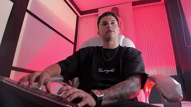 Snapshot of liaamsmiith_ chatting on March 12, 2026, 12:53 pm liaamsmiith online show from March 12, 2026, 12:53 pm