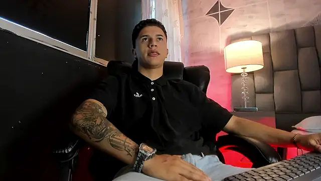 Snapshot of liaamsmiith_ chatting on March 19, 2026, 1:00 pm liaamsmiith online show from March 19, 2026, 1:00 pm