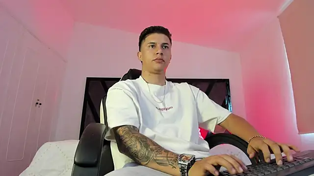 Snapshot of liaamsmiith_ chatting on March 28, 2026, 12:39 pm liaamsmiith online show from March 28, 2026, 12:39 pm